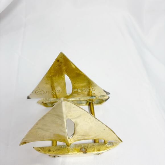 Midcentury Nautical Brass Sailboat Catamaran Yacht – Signed Penco Decor - Picture 4 of 4